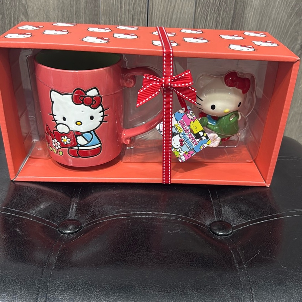 Blue Sky Clayworks Flower Gardening Hello Kitty Mug & Figurine Boxed Set